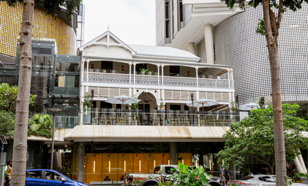 South Brisbane's new British-style gastropub The Rose & Crown is now serving cask beer and Sunday roasts