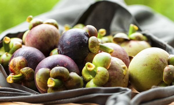 The Grocer: Mangosteen