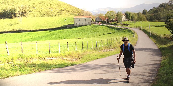 UTracks: Walk or Cycle the Camino