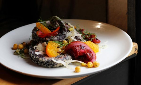 PoPolpo – fried octopus with blood orange, fennel and chickpea