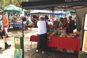 Coochiemudlo Island Christmas Beach Markets