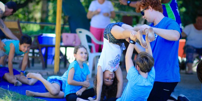 Kids' school holiday circus program