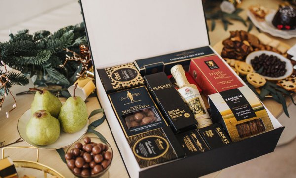 Lose the gift card – let hampers help you out this Christmas