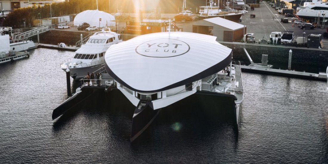 Oh captain, my captain – rent a superyacht through boat rental platform Flotespace