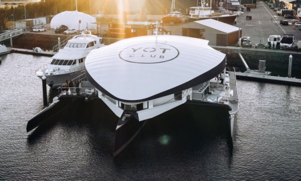 Oh captain, my captain – rent a superyacht through boat rental platform Flotespace