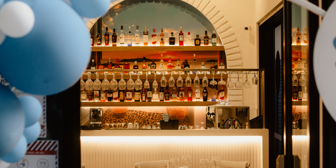 TWE Santorini Restaurant Grill Bar 08 1100x550 C Center 