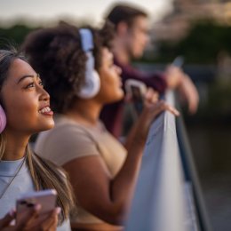 Stream your own personal cinematic soundtrack as you stroll though Brisbane with help from the City Symphony app