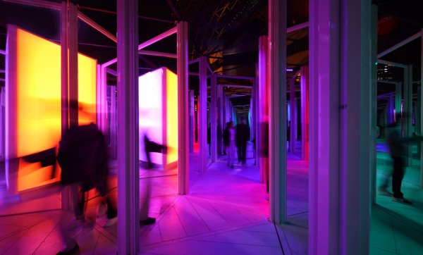 A 700-sqm mirror maze is coming to Brisbane so it's time to take a good, hard look