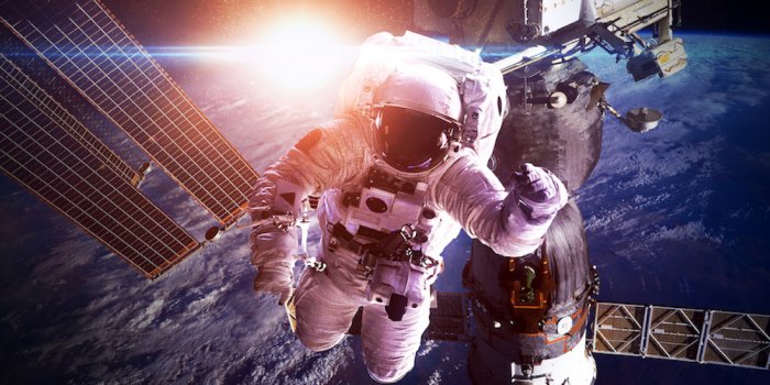 Neighbourhood Earth: Experience the Wonders of Space Exploration