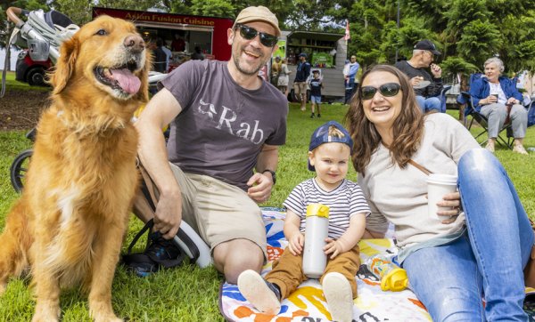 Treat mum to a magical morning of live music and picnic plates at Victoria Park