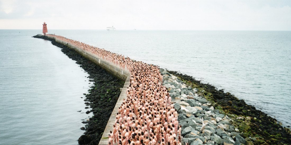 Spencer Tunick is creating a nude work in Brisbane and you can join