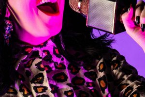 FEMIOKE: Feminist Karaoke