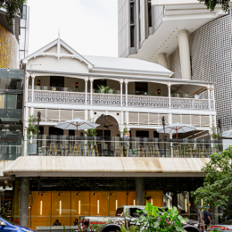 South Brisbane's new British-style gastropub The Rose & Crown is now serving cask beer and Sunday roasts