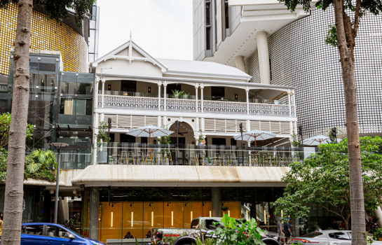 South Brisbane's new British-style gastropub The Rose & Crown is now serving cask beer and Sunday roasts