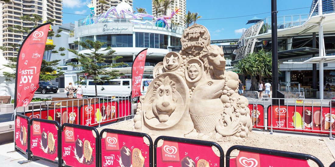 Artists and sculptors hit the Surfers Paradise beachfront for the 2017 Sand Safari Arts Festival