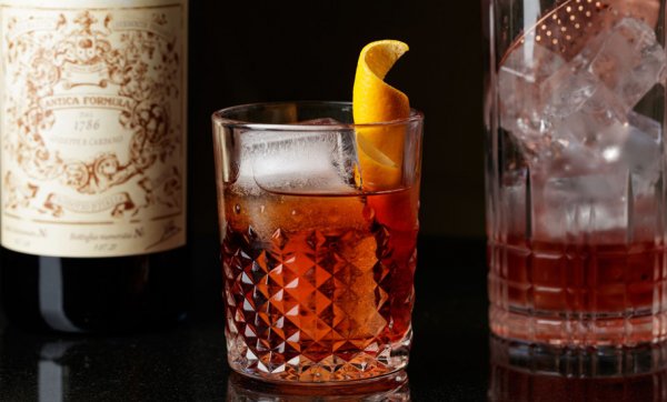 Sip cocktails and celebrate Negroni Week at QT Gold Coast