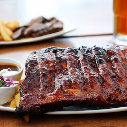 Buffalo Sears fills the Burleigh Heads air with mouth-watering smokehouse meats