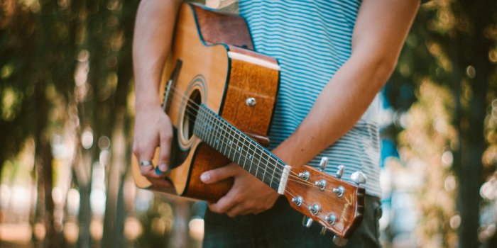 Cooly Goes Country at The Coolangatta Hotel