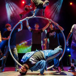 From aerial yoga to freestyle basketball – what's in store at Festival 2018's Broadbeach Roundabout Stage