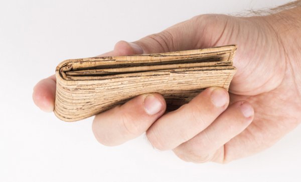 Ditch leather for sustainable cork with gent's wallets from Brindabella