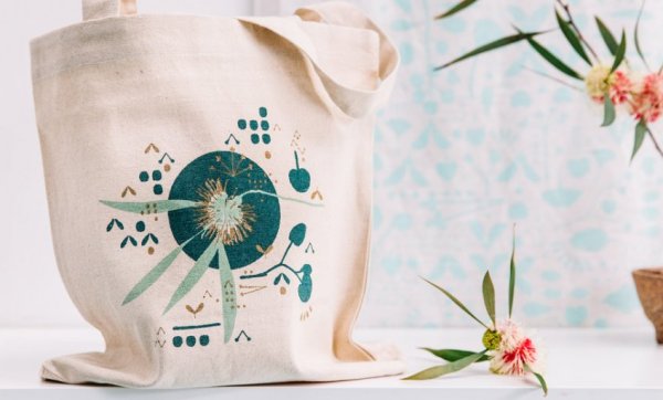 Ethical label Khòlò releases tote collab collection for Refugee Week 2019