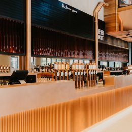 The ultimate beer haven – microbrewery, bar and restaurant The Lucky Squire opens in Broadbeach