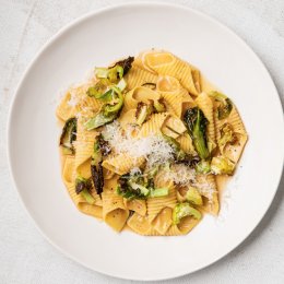 Invest in a little self-care this Saturday with a bowl of chicken gravy and crisp Brussels sprouts pasta