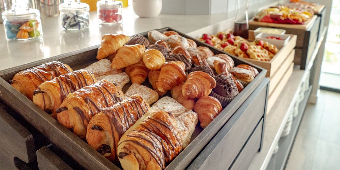 Buffet breakfast and sunset sips – elevate your staycay in Dorsett Gold Coast's stunning Executive Lounge