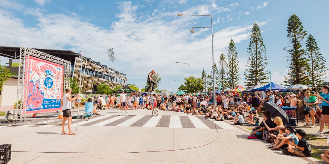 Buskers by the lake