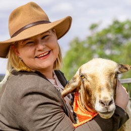 Meet twin lambs, have a picnic with alpacas and pluck produce on the Scenic Rim Farm Gate Trail