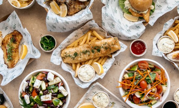 Miami Fish Market debuts a hot-food menu featuring fish and chips, caviar-topped potato scallops and Patagonian toothfish