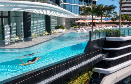 Say goodbye to the winter chill and Chase the Sun with the hottest accommodation deals at Dorsett Gold Coast